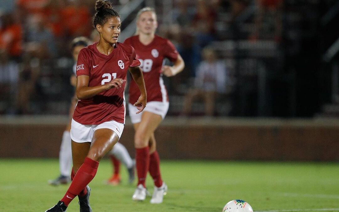 Oklahoma midfielder Maya McCutcheon transfers to West Virginia