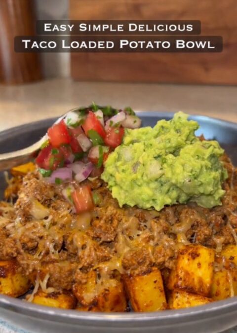 Taco Loaded Potato Bowl 🌮🥔🔥 by @calwillcookit Doesn’t get much better than this… easy, healthy and PACKED with flav…