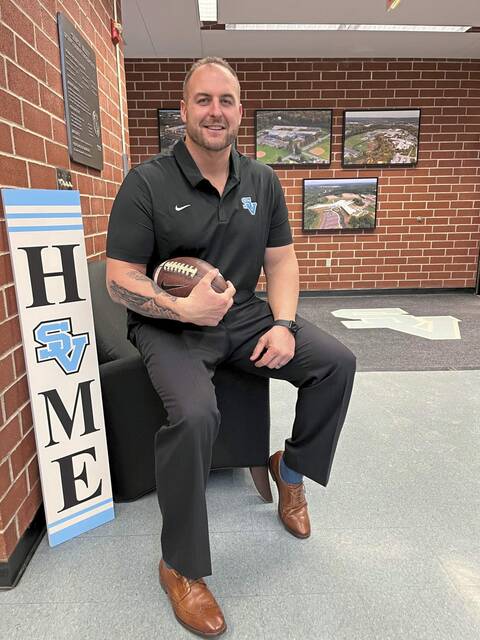 Seneca Valley hires former NFL lineman as football coach