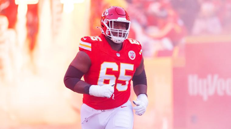 Chiefs make surprising franchise tag decision on Trey Smith  image