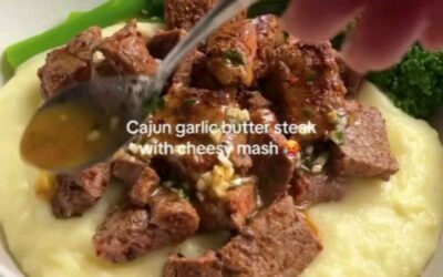Cajun garlic butter steak bites with cheesy mash 🥵 by @veryhungrygreek Cajun seasoned steak bites sat on top of SUPER c…