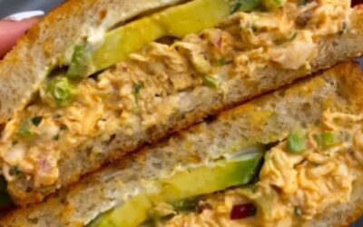 Say “YUM” if you would eat this CHIPOTLE CHICKEN SALAD!🔥 by @kalefornia_kravings . A fiery spin on classic chicken sala…