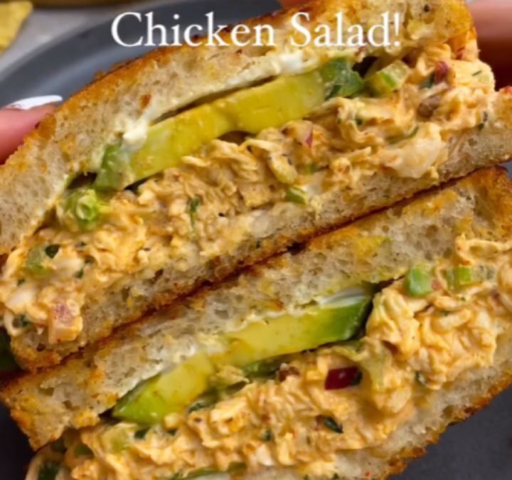 Say “YUM” if you would eat this CHIPOTLE CHICKEN SALAD!🔥 by @kalefornia_kravings . A fiery spin on classic chicken sala…