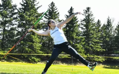 Schwartz ’26 breaks own women’s javelin record again at Rochester invite