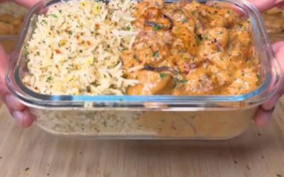 High Protein Caramelized Onion Creamy Chicken🍗🧀🧅 by @jalalsamfit There’s no reason to be meal prepping plain chicken …